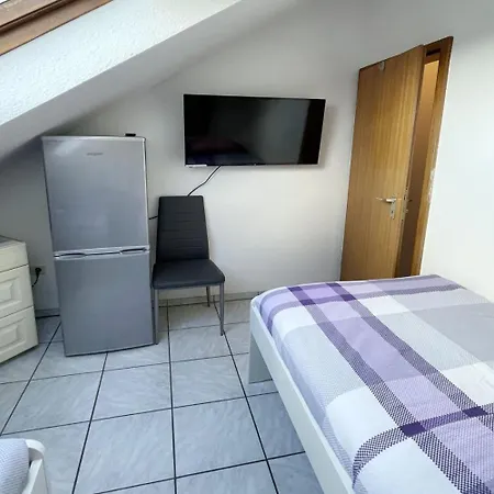 Modern And In 뒤스부르크